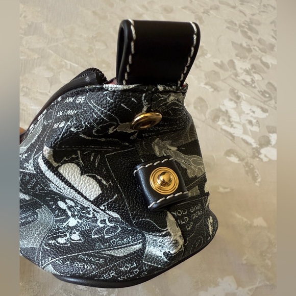 Dooney & Bourke make up case - Picture 4 of 4